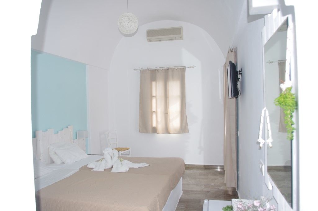 Iris Boutique Hotel Kamari  Exterior photo