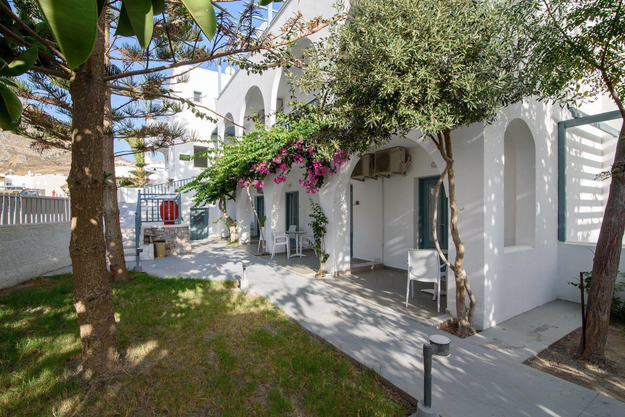 Iris Boutique Hotel Kamari  Exterior photo