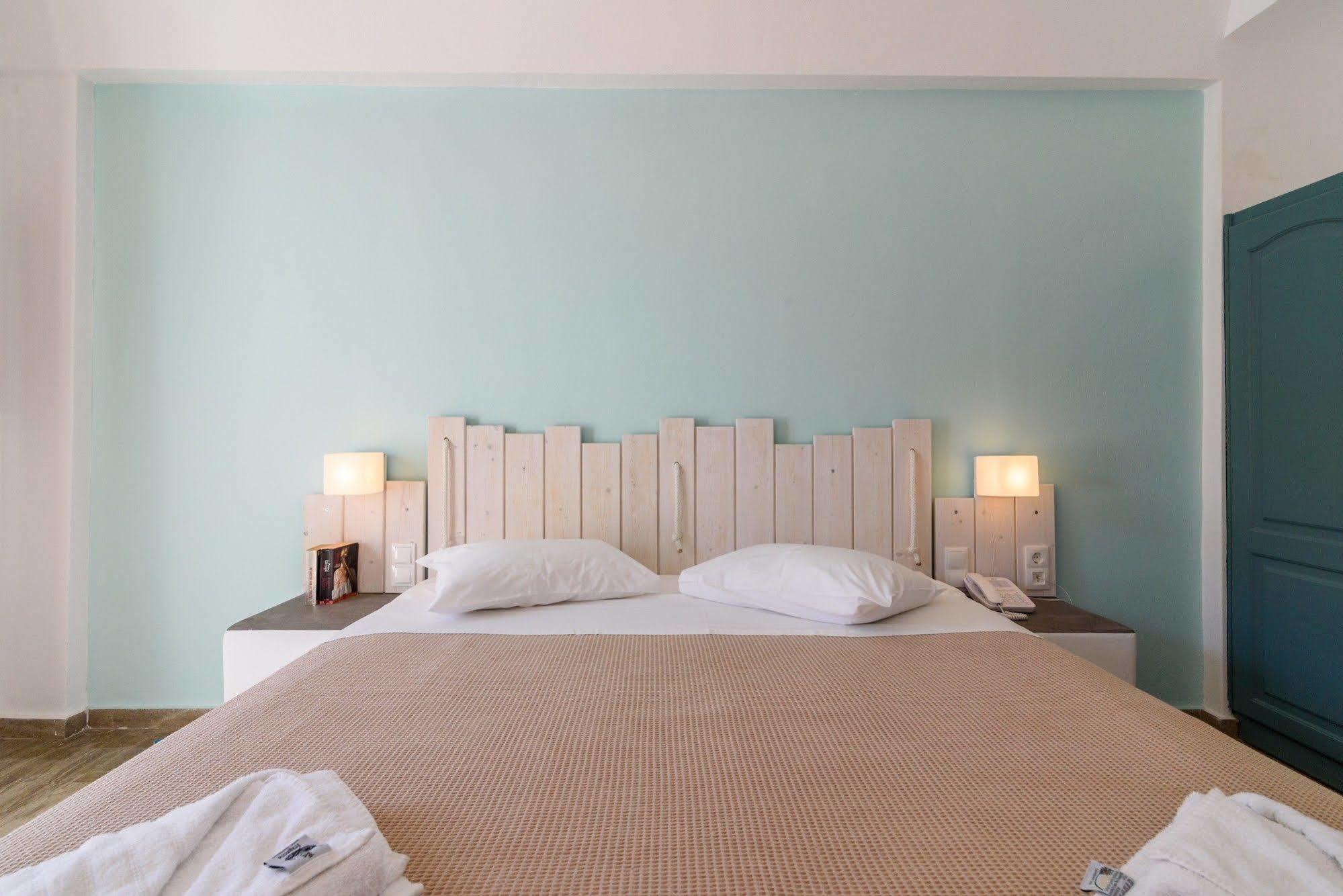 Iris Boutique Hotel Kamari  Room photo